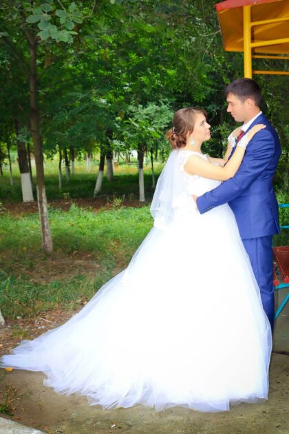 Светлана 1 Наши невесты СветланаПоздравляем нашу невесту Светлану, которая приехала в Минск за платьем своей мечты из Осетии, и её мужа с этим долгожданным событием в их жизни! Свадебный салон Bliss желает Вам бесконечного семейного счастья у теплого домашнего очага, полноты чувств, радостных эмоций, нежности и взаимопонимания!