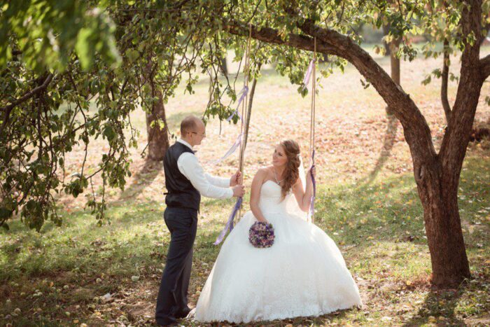 Татьяна и Владислав 4 Наши невесты Татьяна и ВладиславБезупречность и романтичность образу Татьяны придала нежная модель платья <span class="removed_link" title="https://bliss.by/catalog/wedding-dress/bliss/svadebnoe-plate-bliss-sue">SUE коллекции BLISS</span>. Открытый лиф, расшитый бисером, подчеркнул хрупкость плеч невесты, а кружевной низ придал легкости и воздушности образу.Самое большое испытание для любви - время, поэтому только настоящее чувство, как ваше, способно победить годы! Свадебный салон "BLISS" желает Вам, Татьяна и Владислав, этой уверенной победы! Пусть Ваша любовь побеждает все невзгоды жизни! Пусть радость одного всегда будет и радостью другого! Желаем, чтобы Вы прислушивались друг к другу, чувствовали друг друга и тянулись к друг другу! Вы улыбаетесь и светитесь от счастья, а это самое главное для прекрасного начала! Поэтому хотим пожелать Вам оставаться такими же счастливыми и любящими всю жизнь, чтобы и на серебряной и золотой свадьбе вы улыбались, целовались и радовались, что держитесь за руки! Сердечно поздравляем Вас!!!