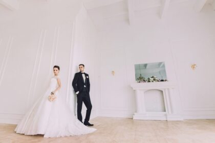 Анастасия и Виталий 1 Наши невесты <p style="text-align: justify;">Счастье быть вместе! Когда рядом любимый, хочется постоянно улыбаться, и глаза светятся радостным блеском! Посмотрите на наших молодых Настеньку и Виталия, они излучают позитив и энергию, когда вместе!!</p>
<p style="text-align: justify;">Коллектив нашего свадебного салона присоединяется ко всем поздравлениям Ваших друзей и близких. Желаем счастья и здоровья Вашей семье на долгие, долгие годы! Потрясающий образ невесты в <span class="removed_link" title="https://bliss.by/catalog/cat-wedding-dress/cat-mori-lee/svadebnoe-plate-mori-lee-2674">свадебном платье Mori Lee 2674</span> получился очень чистым и женственным.</p>
<span style="font-family: -apple-system, BlinkMacSystemFont, Roboto, 'Open Sans', 'Helvetica Neue', sans-serif; font-size: 13px;"> </span>