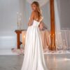 Иксия 9 Сониа Солей <p style="text-align: justify;">Свадебное платье облегающего силуэта с драпировкой на талии — идеальный вариант для невесты, желающей подчеркнуть свою фигуру. Изготовлено из роскошного атласа, это платье выглядит элегантно и стильно. Особой изюминкой является возможность дополнить образ съемной юбкой (продаётся отдельно), что позволит вам легко менять ваш образ в течение дня.</p>
<iframe src="https://www.youtube.com/embed/r89lKt3kwBI" width="auto" height="600" frameborder="0" allowfullscreen="allowfullscreen"><span data-mce-type="bookmark" style="display: inline-block; width: 0px; overflow: hidden; line-height: 0;" class="mce_SELRES_start">﻿</span></iframe>