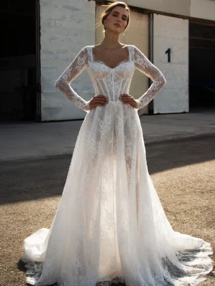 Джиссел 1 Наталья Романова <p style="text-align: justify;">Изысканное свадебное платье А‑силуэта из тонкого кружева, украшенное изящным бисером. Лёгкий крой подчёркивает утончённость фигуры, а мерцающие детали добавляют образу романтичного сияния и элегантного шарма.</p>
<iframe src="https://www.youtube.com/embed/MJ6fyTA_vKs" width="auto" height="600" frameborder="0" allowfullscreen="allowfullscreen"></iframe>